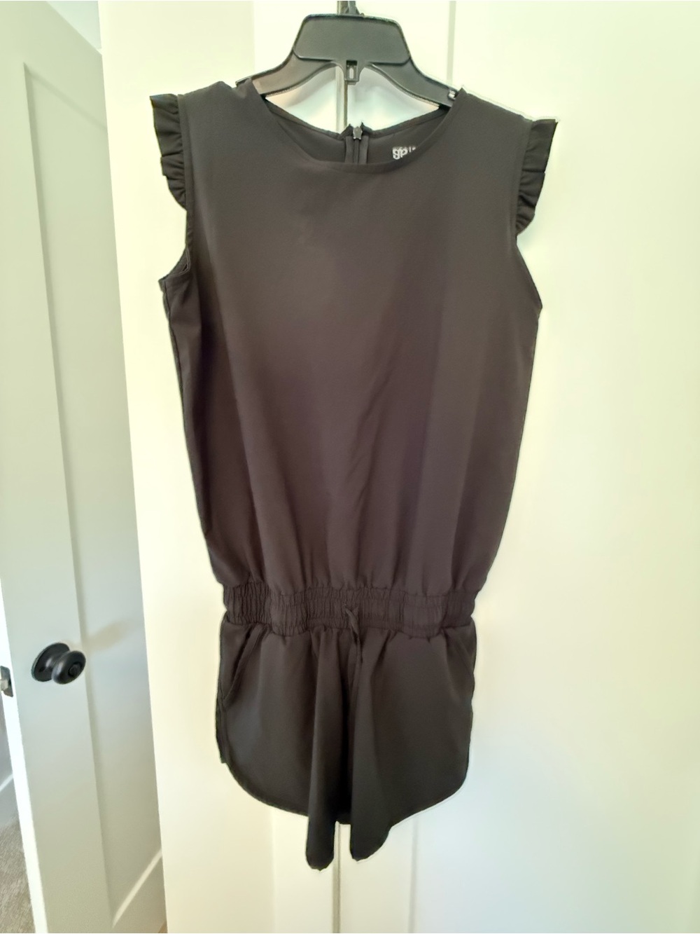 Albion Black Sleeveless Cinched-Waist Camisole